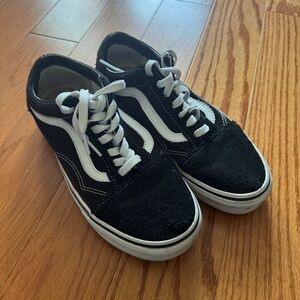 Vans classic black and white skate shoes size 7
